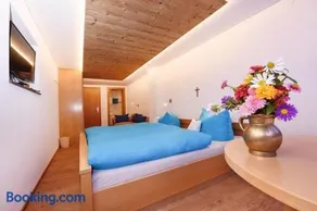 Triple room, shower or bath, toilet, terrace - Image 3
