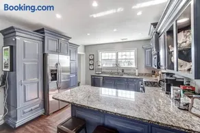 Beautiful Equestrian Estate home w/ Hot Tub! - Image 1