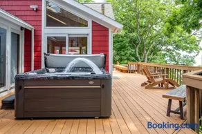 Lake house w/ indr pool and jacuzzi - Image 4