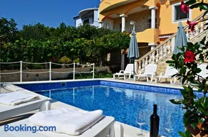 Apartments Villa RA - Image 1