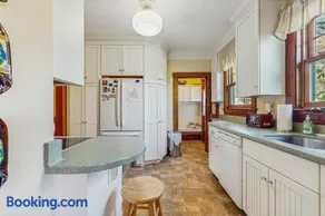 Riverbank Manor - Image 5