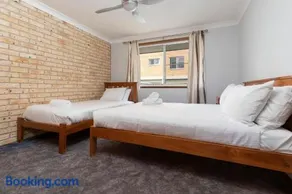 3 of 33 Wharf Street - Image 2