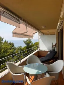 Sea View Penthouse with Terrace Podstrana Split - Image 2
