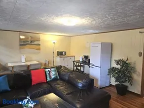 Private One Bedroom Suite with AC, WIFI, Free Parking, Close to Downtown - Image 2