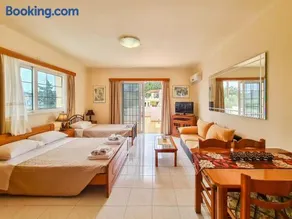 Colonial Studio/Apartment - Image 3