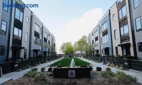 Modern & Stylish Townhome, Walk to Downtown Restuarants & Bars! - Image 1