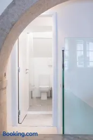 Stylish Tailor Made Flat - Image 5