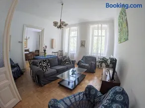 Grand, Central 2BR Apartment - Image 1
