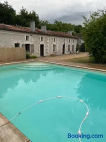Maison Périgord vert piscine et spa - Image 2