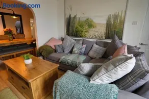 Coastal Cottage, Private Hot Tub & Sauna Sleeps 2-8 with Views - Image 2