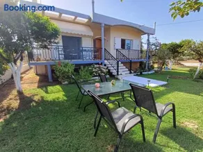 Sofia's Yard House - Image 3