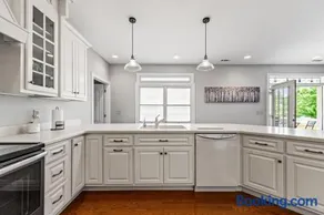 Penthouse Suite Right in the Heart of Downtown - Trackside - Image 1