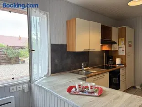 Gîte champêtre avec piscine couverte en Auvergne - Image 2