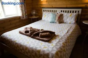 Quail Lodge - Nordic Log Cabin - Image 3