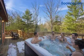 Family-Friendly Home w Hot Tub Fire Pit Games - Image 2