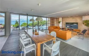 Villa Elegant - Image 1