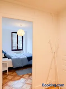 Central Geneva Cozy Apartment - Image 3