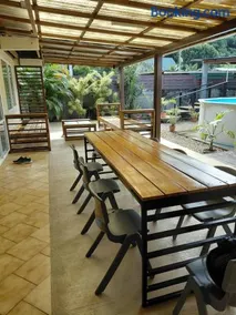 Spacious Family House with Pool - Image 3