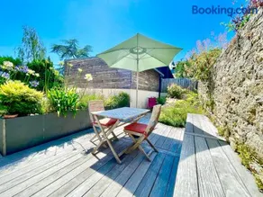 300 m Plage et Centre Ville - Parking Privatif et Gratuit sur Place - Terrasse Bois - Image 3