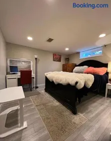 Cozy home close to everything - Image 2