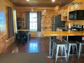 Red Cozy Cottage - Image 2