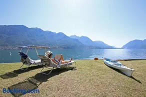 Apartment A lago private beach and parking - Image 1
