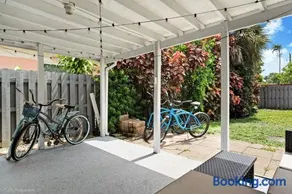 Location! Bright House -3 blocks to Atlantic Ave - Image 3