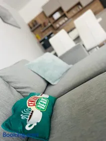 Central Perk Apartman - Image 1