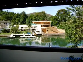 Casa de 730m2 no Exclusivo Condomínio Portogalo com Piscina Privada e Cais para iates de até 55 Pés - Image 2