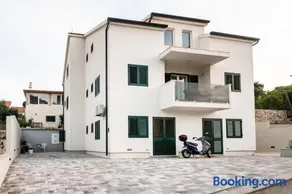 Marino Fortica view residence - Image 3