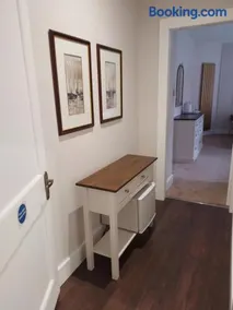Linroy Guest House - Image 3
