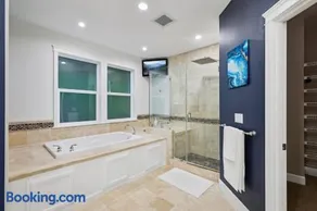 Eaglemont Golf Course Peaceful Retreat - Image 4