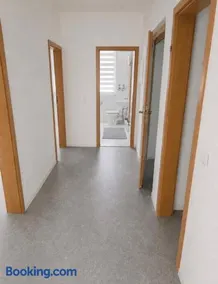 SafeStayMonteurHaus-Privatparkplatz - Image 4