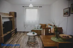 Stara kuća i brvnara - Image 2