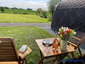 Waterpump Pod for 2 adults with ensuite in the Suffolk Countryside - Image 2