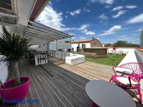 Grand appartement avec terrasse et piscine privée - Image 1
