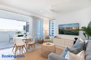 Bokarina Beachfront Apartment - Image 2
