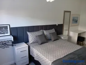 Apartamento com piscina, terraço, churrasqueira e estacionamento - Image 4