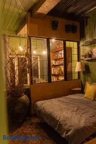 Boeken kot, charming apartment via tinykot - Image 1