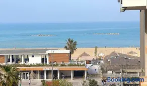 Regina Elena al mare - Image 1