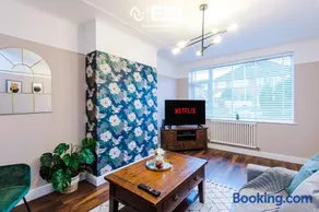 Open Plan - 3 Bedroom House - Garden and Outdoor Seating - Driveway Parking - Short Drive to City Centre - Image 3