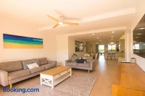 Marcoola Seaside Apartment - Image 3