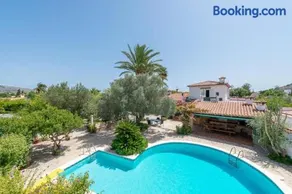 NEW! Can Malondra, villa para 8 con piscina y jardines - Image 3