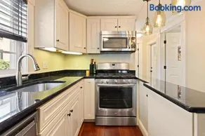 Historic home in Old Town, walk everywhere! - Image 2