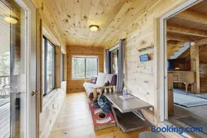 Wonderful Lakefront Gem W/ Free WiFi, Dock, Private Beach, Kayaks, Canoe & More - Image 3