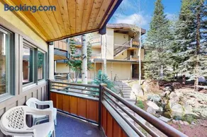 Cozy Slopeside Condo - Image 2