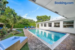Backyard Oasis with Pool & Games - Image 2