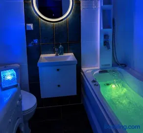 Apartament JungleSPA z prywatnym jacuzzi centrum Wrocław samodzielne zameldowanie i bezpłatny parking - Image 2