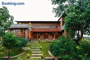 SaffronStays Trisara by the Lake - Image 1