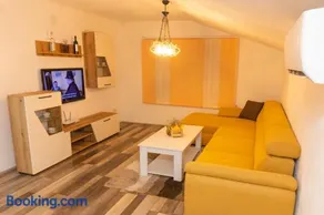 Cozy Modern Apartment - Image 1